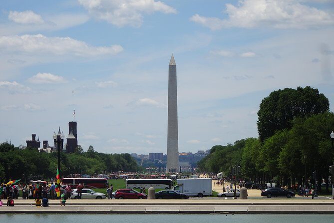 Washington DC Museums self-guided walking tour & scavenger hunt - Pros and Cons