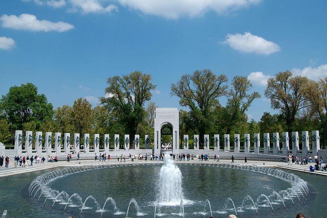 WE THE PEOPLE TOUR ~ (4 Hour) Option 1 - Transportation, Group Size, and Practicalities