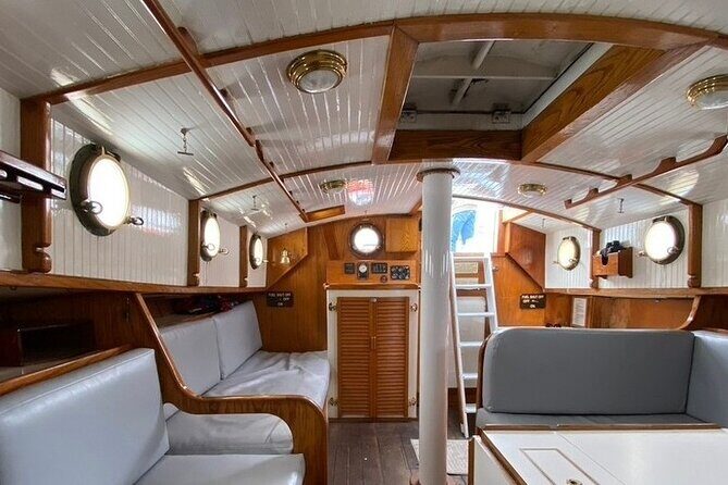 Wind Dancer Happy Hour Sail - Is It Worth the Price?