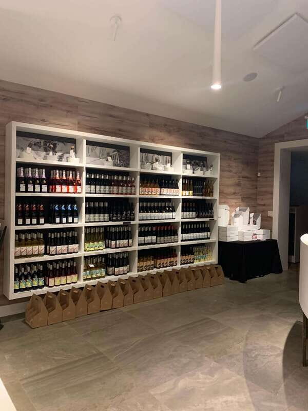Wine & Cheese Afternoon Wine Tours in NOTL - The Group and Overall Atmosphere