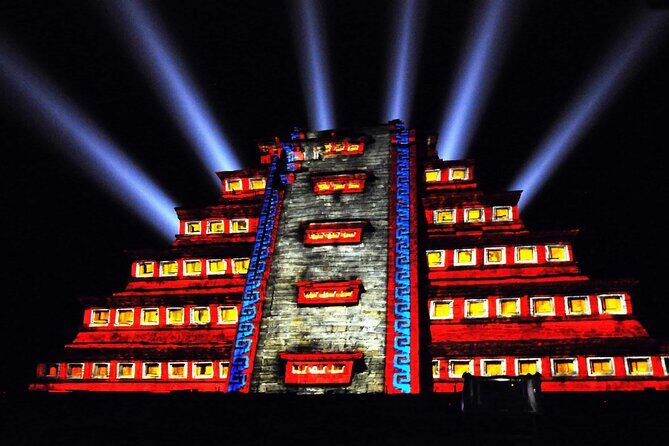 Witness Chichén Itzás Mystique in a Nighttime Show - Exploring the Evening at Chichén Itzá