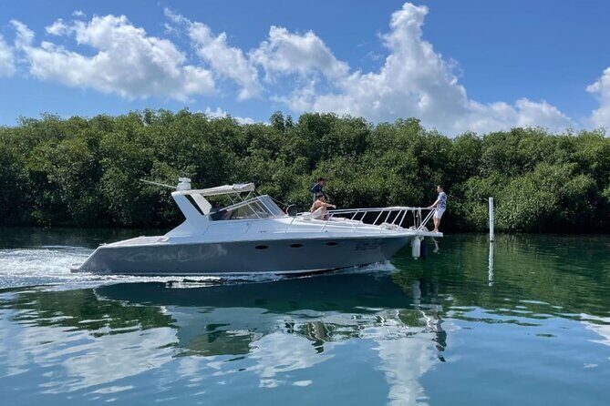 Yacht experience in Cancun: cruise, swim and sunset views - Who Will Appreciate This Experience?