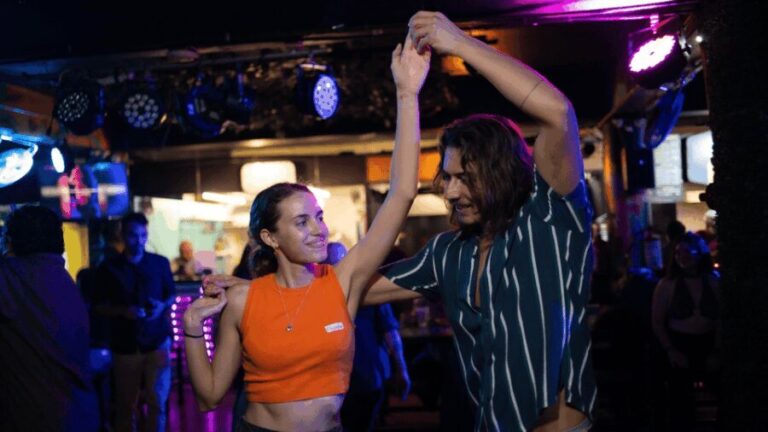 Zero to salsa for beginners - In-Depth Look at the Logistics and Group Size