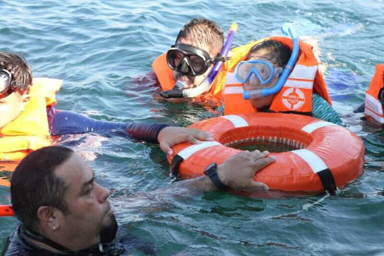 Zihuatanejo: Snorkeling in Manzanillo and Las Gatas - Evaluating the Value