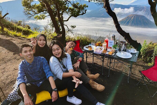 1 Day - Bromo Sunrise Romantic Breakfast // 00.30 - 13.00 - Transportation and Comfort