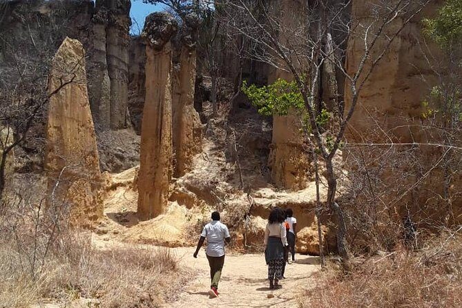1-Day Isimila Stone Age Site - The Local Museum Experience