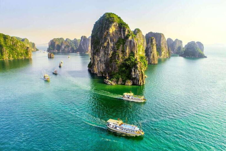 1-Day Tour Explore Unesco-recognized Ha Long Bay on Cruise - Arrival at Ha Long Bay: Welcome and Orientation