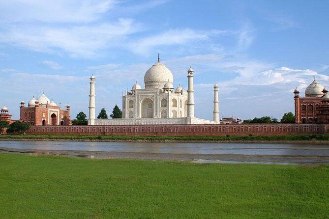 1-Day Trip to The Taj Mahal, Agra from Delhi by Super-fast Train - Visiting the Taj Mahal: The Jewel of India