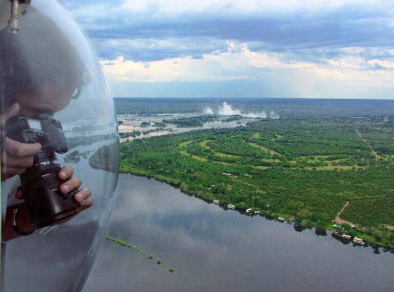 12-15 minutes Helicopter flight over the Victoria Falls - FAQ