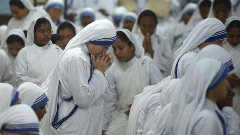 2-Day Agra Tour: Taj Mahal & Mother Teresa Orphanage - Exploring the Itinerary in Detail