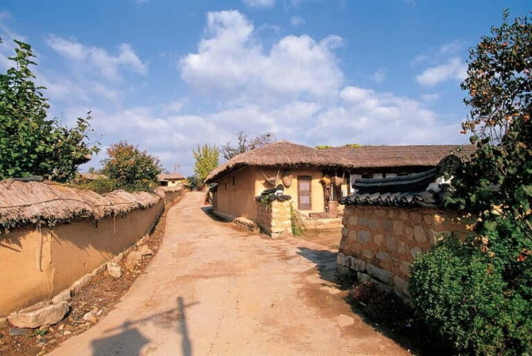 2-Day Andong and Gyeongju UNESCO Tour from Andong - Day 2: Gyeongju’s Ancient Wonders