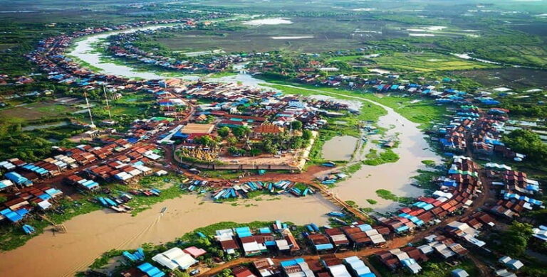 2-Day: Angkor Temple Treasures and Unique Floating Lifestyle - Day 2: Majestic Angkor Wat and a Day on Tonle Sap Lake