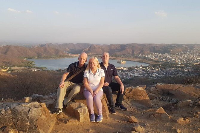 2 Day Jaipur Private Tour + Entry Tickets - Day 2: Exploring More, Ending with a Spectacle