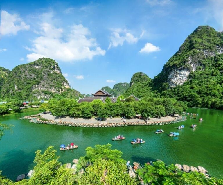 2-Day Ninh Binh: Hoa Lu, Trang An, Mua Cave & Cuc Phuong - Exploring Hoa Lu: The Historic Heart of Ninh Binh