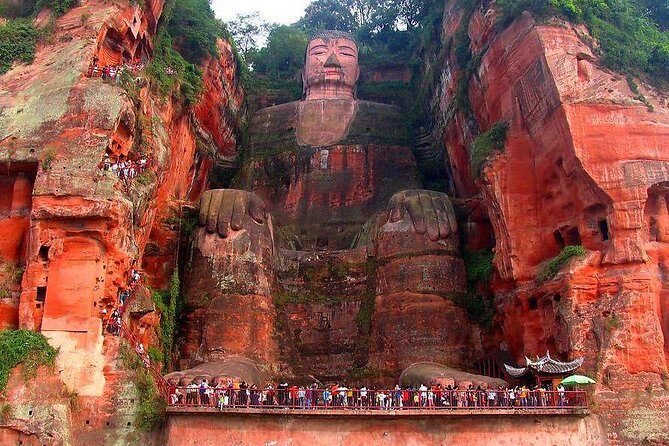 2-Day Private Tour of Leshan Grand Buddha and Emei Shan including Monastery Stay - The Monastery Overnight Experience at Baoguo Temple