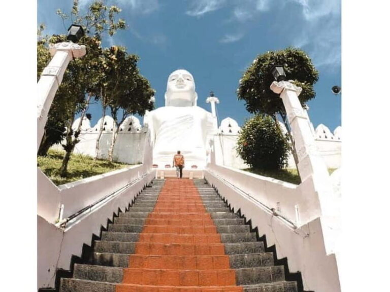 2 Day Tour: Kandy, Ambuluwawa and Sigiriya - Day Two: From Sacred Temples to Majestic Rocks