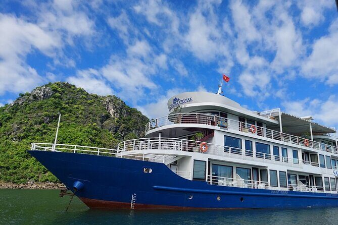 2 Days Halong Bay - Halong Sapphire Cruise - Day Two: Morning Serenity and Cave Exploration