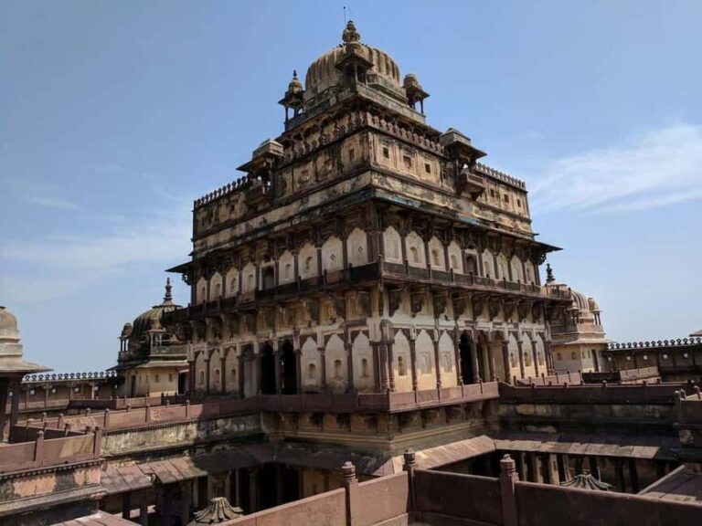 2 Days in Datia: A Journey Through Temples and Time - How the Tour Works in Practice