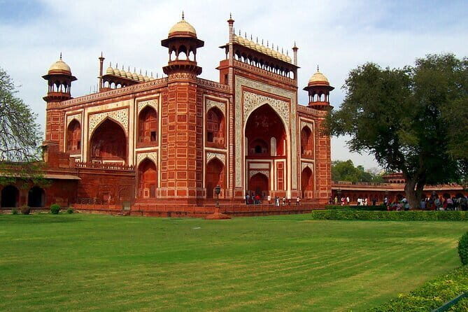 3-Day Golden Triangle Luxury Tour from Delhi to Agra and Jaipur - Day 2: The Iconic Taj Mahal and Mughal Heritage