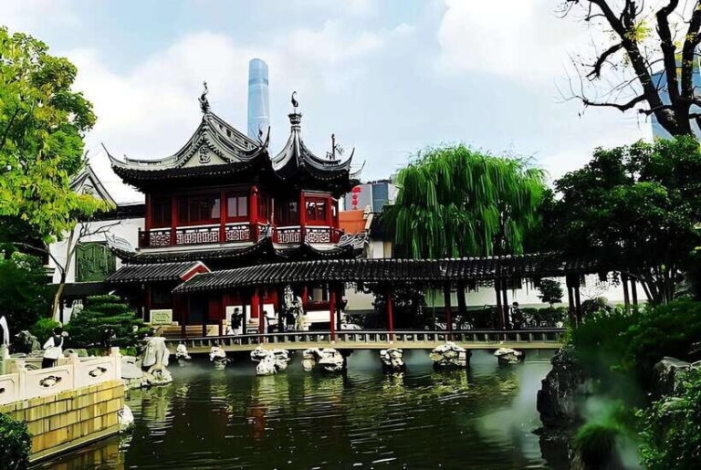 3-Hour Private Tour of Yu Garden & Old Town with Tea Tasting - Exploring the Heart of Old Shanghai