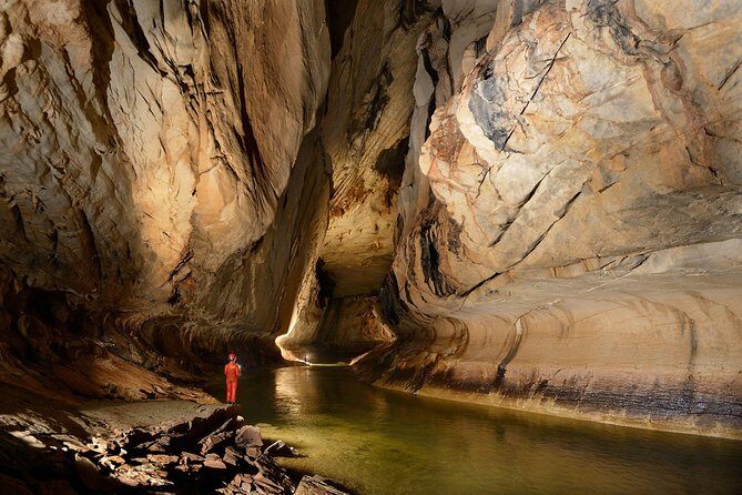 4 Days 3 Nights Mulu 4 Showcaves with Pinnacles - The Value of This Tour