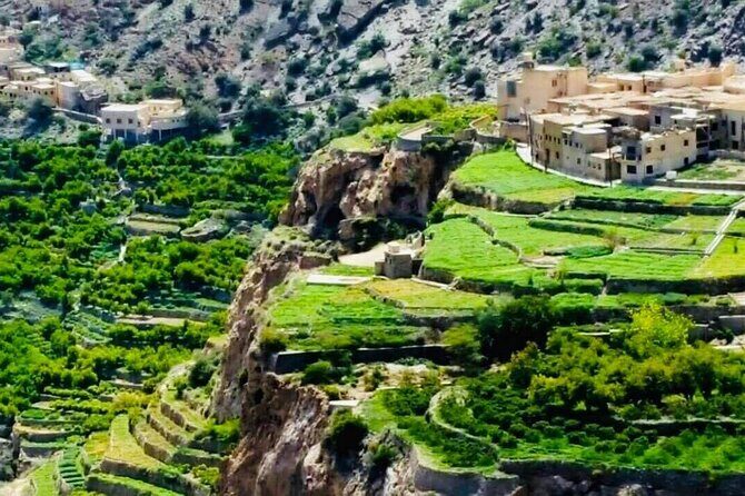 4-Days Private Jamila Sightseeing Tour - Day 1: From Wadi Shab to Turtle Watching