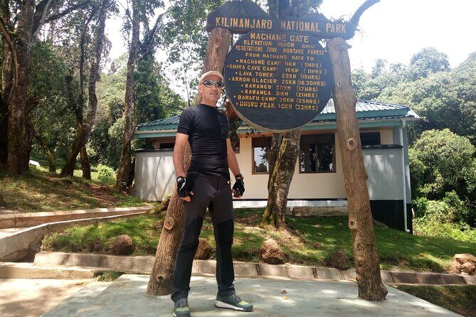 6 Days Kilimanjaro hiking tour | climb Kilimanjaro Machame Route - Day 4: Barranco to Barafu Camp