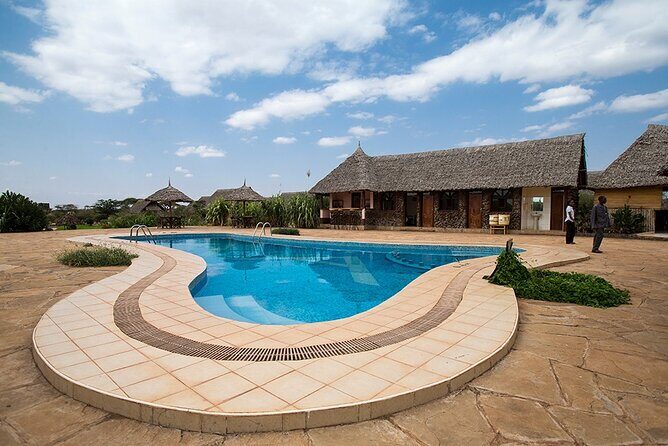 7 Days Into the Wild Wonder : Lodge Safari with Private 4x4 JEEP - Full Day in Masai Mara