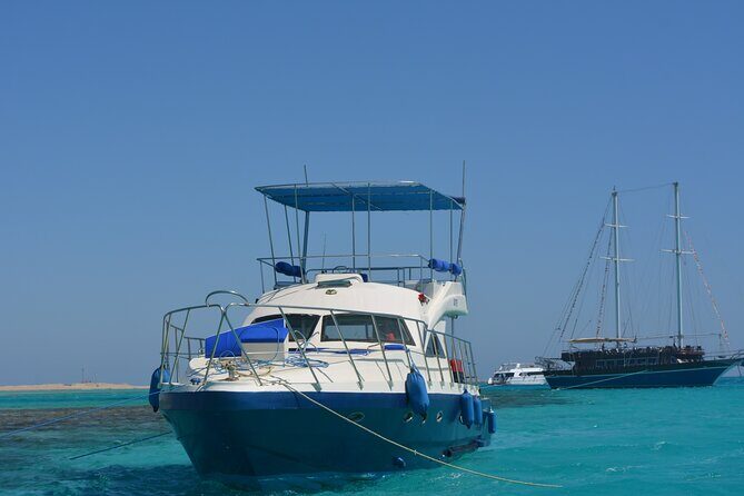 8-Hour Private Boat Charter Exclusive & Lunch Transfer -Hurghada - Who Will Love This Experience?
