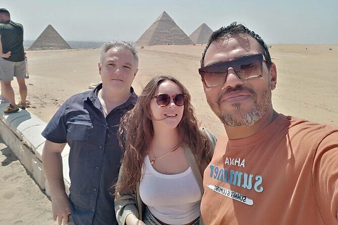 8-Hour Private Tour Giza Pyramids & Egyptian Museum from Cairo - What Past Travelers Say
