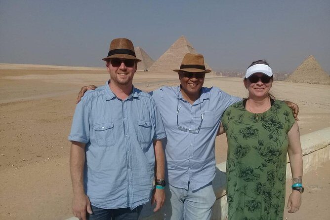 8-Hour Private Tour to Giza Pyramids, Memphis and Sakkara - Exploring the Giza Plateau