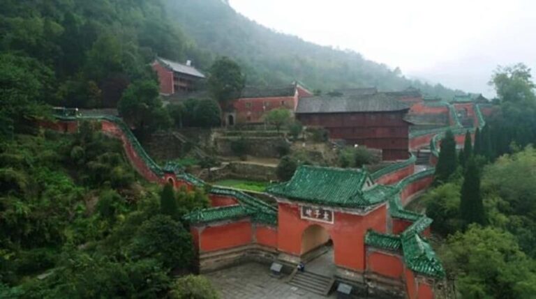 9-Day Tour Through Wudang,Chengdu,Dujiangyan&Zhangjiajie - Who Is This Tour Best For?