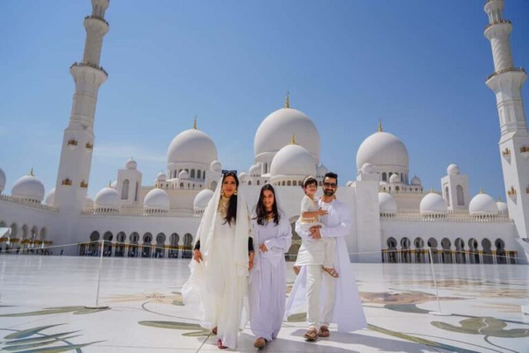 Abu Dhabi: Guided Walking Tour at Sheikh Zayed Grand Mosque - An Inside Look at the Sheikh Zayed Grand Mosque Tour