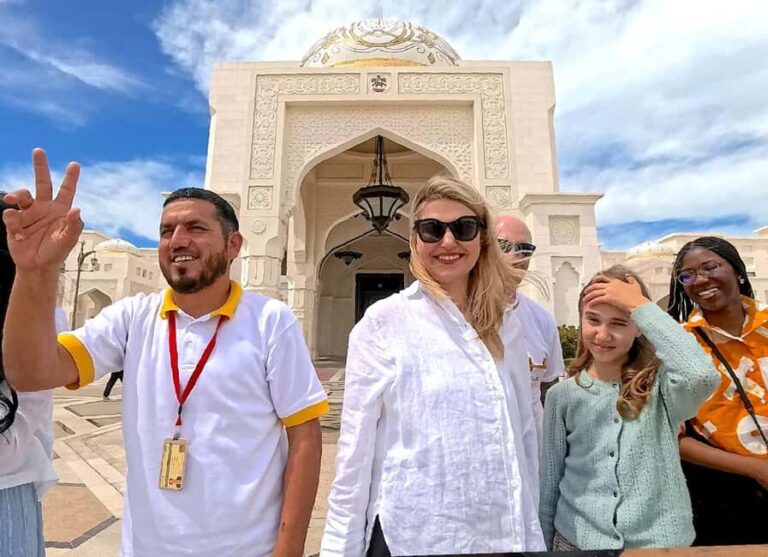 Abu Dhabi: Inside Qasr Al Watan Walking Tour - What to Expect