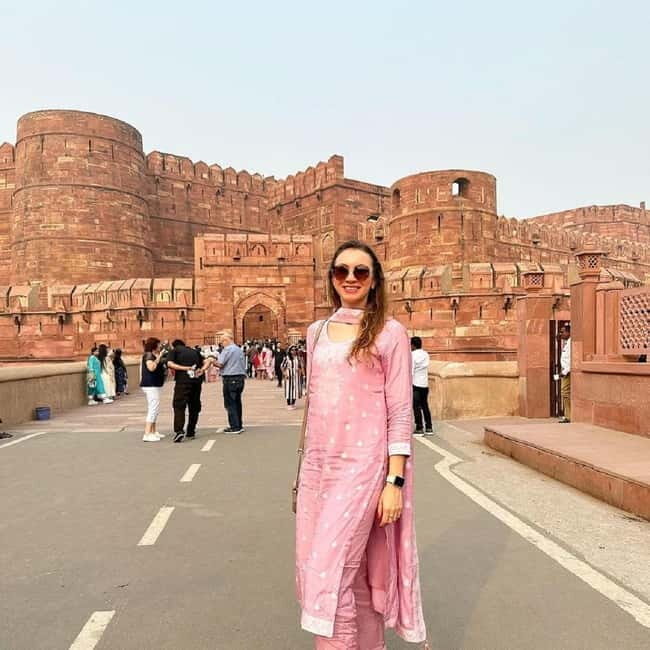 Agra: City Tour with Taj Mahal, Mausoleum, & Agra Fort Visit - What’s the Real Value here?