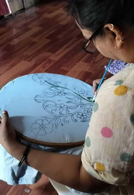 Agra: Colorful Fabric Painting Workshop in a Local Home - Analyzing the Value