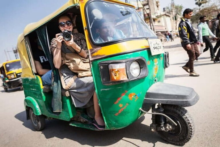 Agra: Markets & Street Food Walking Tour with Rickshaw Ride - Exploring Agras Markets and Streets: A Detailed Breakdown