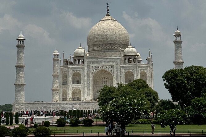 Agra Private Day Tour with Guide and Transportation - Exploring the Agra Fort