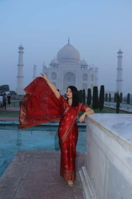 Agra: Skip the Line Taj Mahal with photographer & Dress Rent - Real Traveler Insights