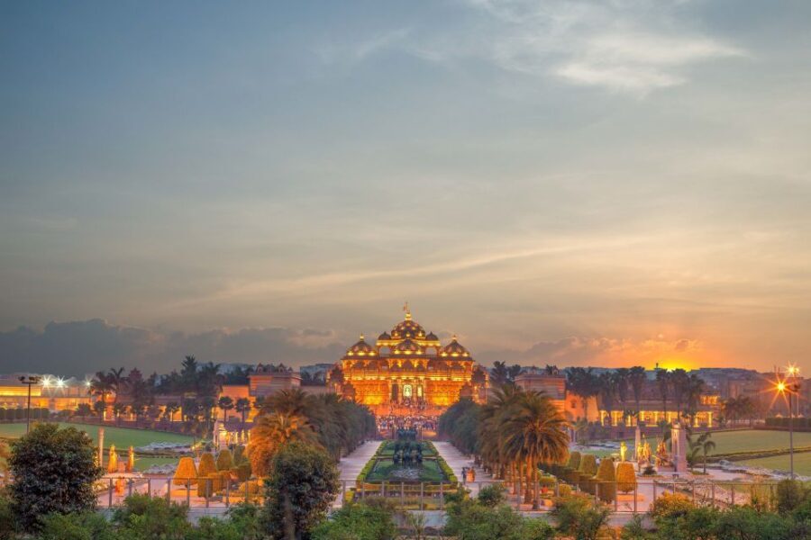 All Inclusive Akshardham Temple Tour with Light & Water Show - Key Point #1: An Impressive Introduction to Hindu Culture and Architecture