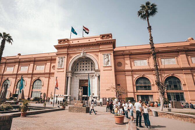 All Inclusive Giza Pyramids and Grand egyptian museum & Shopping - Exploring the Giza Pyramids: A Closer Look