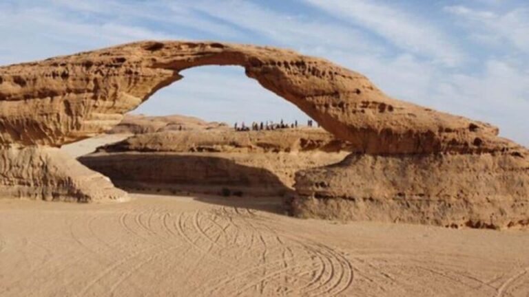 Alula: Sharaan Reserve Sunset Hike with Local Guide - Inside the Experience: The Route and Its Highlights