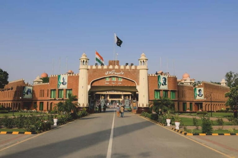 Amritsar: Wagah Border Flag-Lowering Ceremony Tour - Analyzing the Value