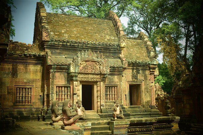 Angkor Wat & Banteay Srey Tour - What the Experience Feels Like
