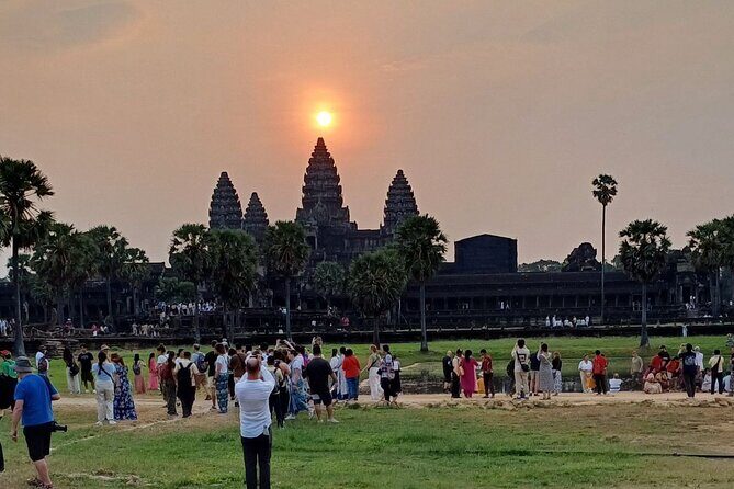 Angkor Wat Sunrise Tour - Transportation and Timing