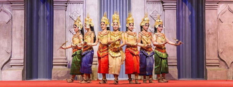 Apsara Dance Show with Dinner by Tuk-Tuk Roundtrip Transfer - The Experience in Detail