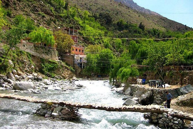 Atlas mountains & water falls/guided hike & Lunch - The Experience of the Waterfalls