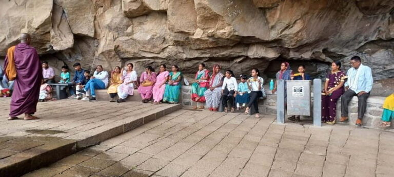 Aurangabad: Ajanta & Ellora Caves Day Tour (No Guide) - Exploring the Two Wonders: Ajanta & Ellora