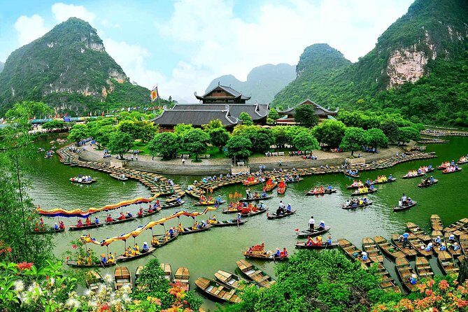 Bai Dinh - Trang An - Hoa Lu - Tam Coc - Mua Cave 2 Days 1 Night - Exploring Hoa Lu