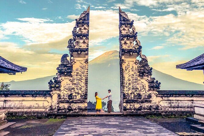 Bali Instagram Tour: Gate of Heaven, Swing and Waterfall Day Tour - Transportation and Group Size